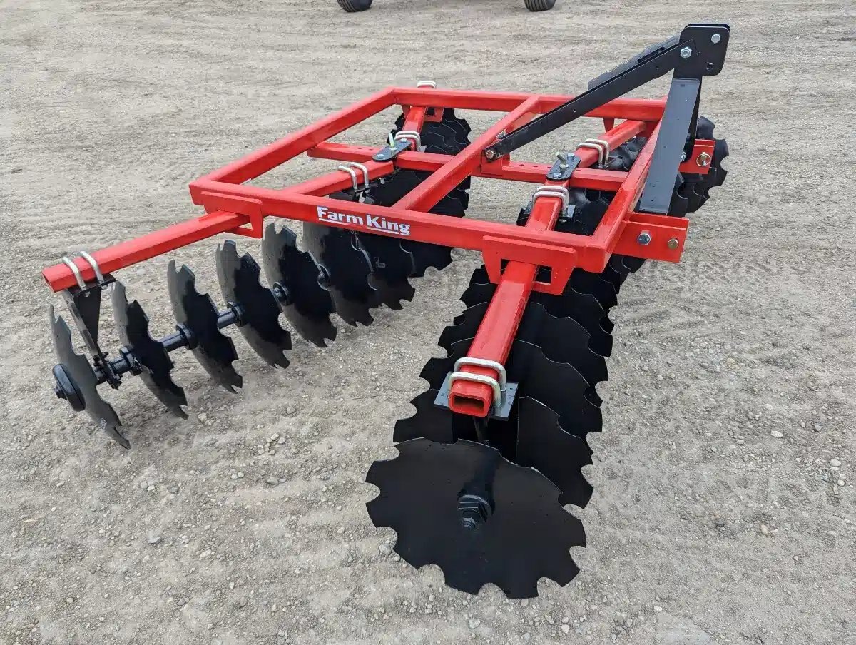 2024 Farm King Y805TD Disc