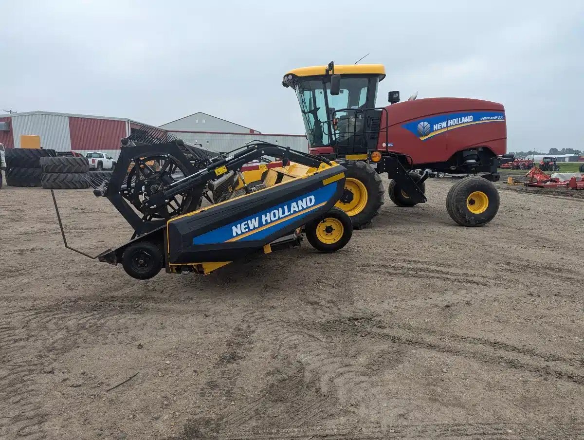 2017 New Holland SPEEDROWER 200