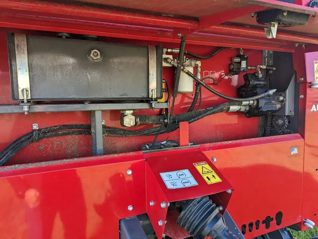 2019 Massey Ferguson 2956A