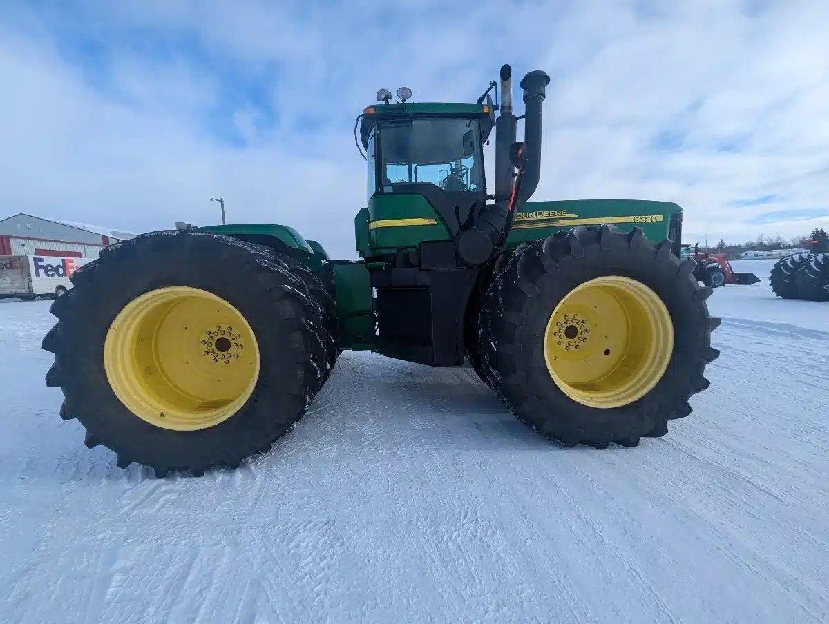 2002 John Deere 9320