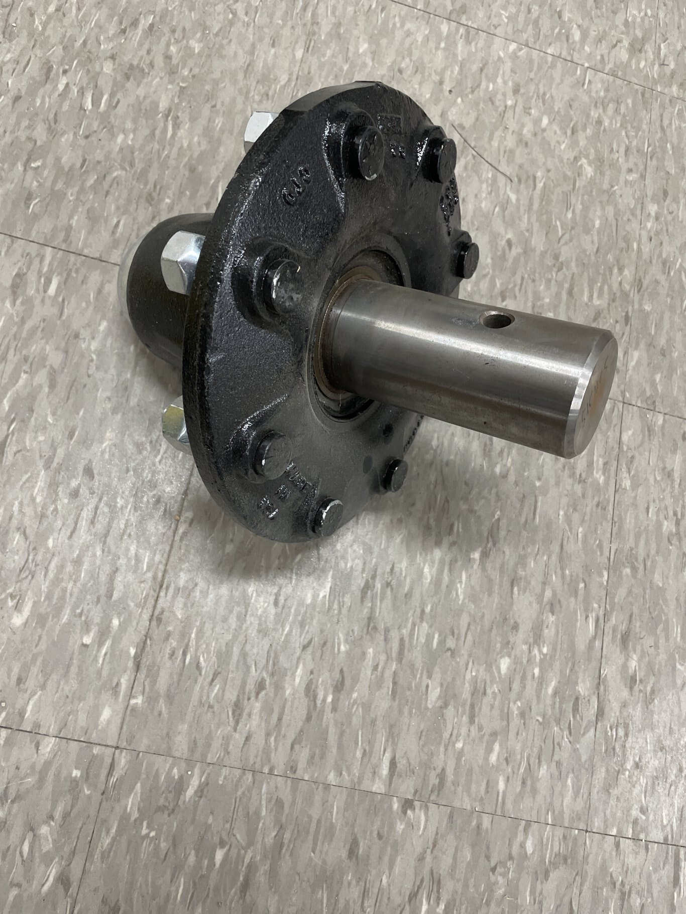 SUMMERS Hub HD812 Assembly Hub & Axle 2 1/2"