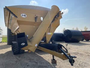 J&M 1120 22T Grain Cart w LT2 Tracks