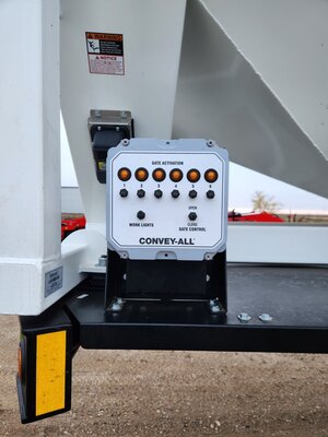 CSC 1545 DUALUSE c/w Scales Gravity Side Dump Seed Tender and Fertilizer Tender