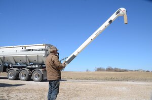 Convey All CST 1550 Conveyor Unload Seed Tender and Fertilizer Tender