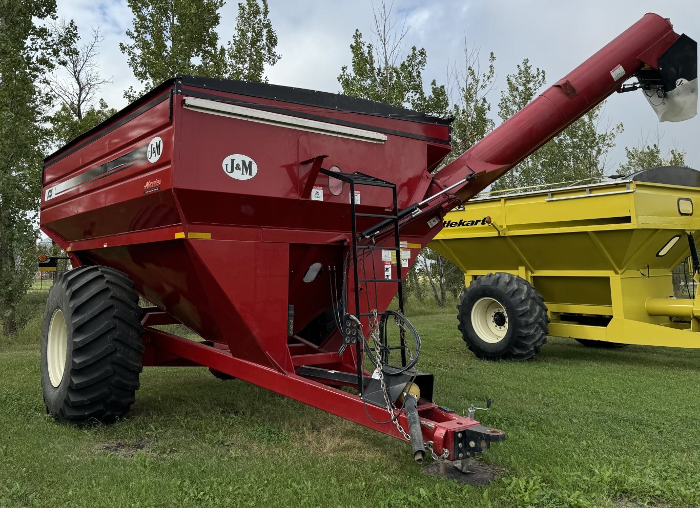 J&M 875 18 Grain Cart