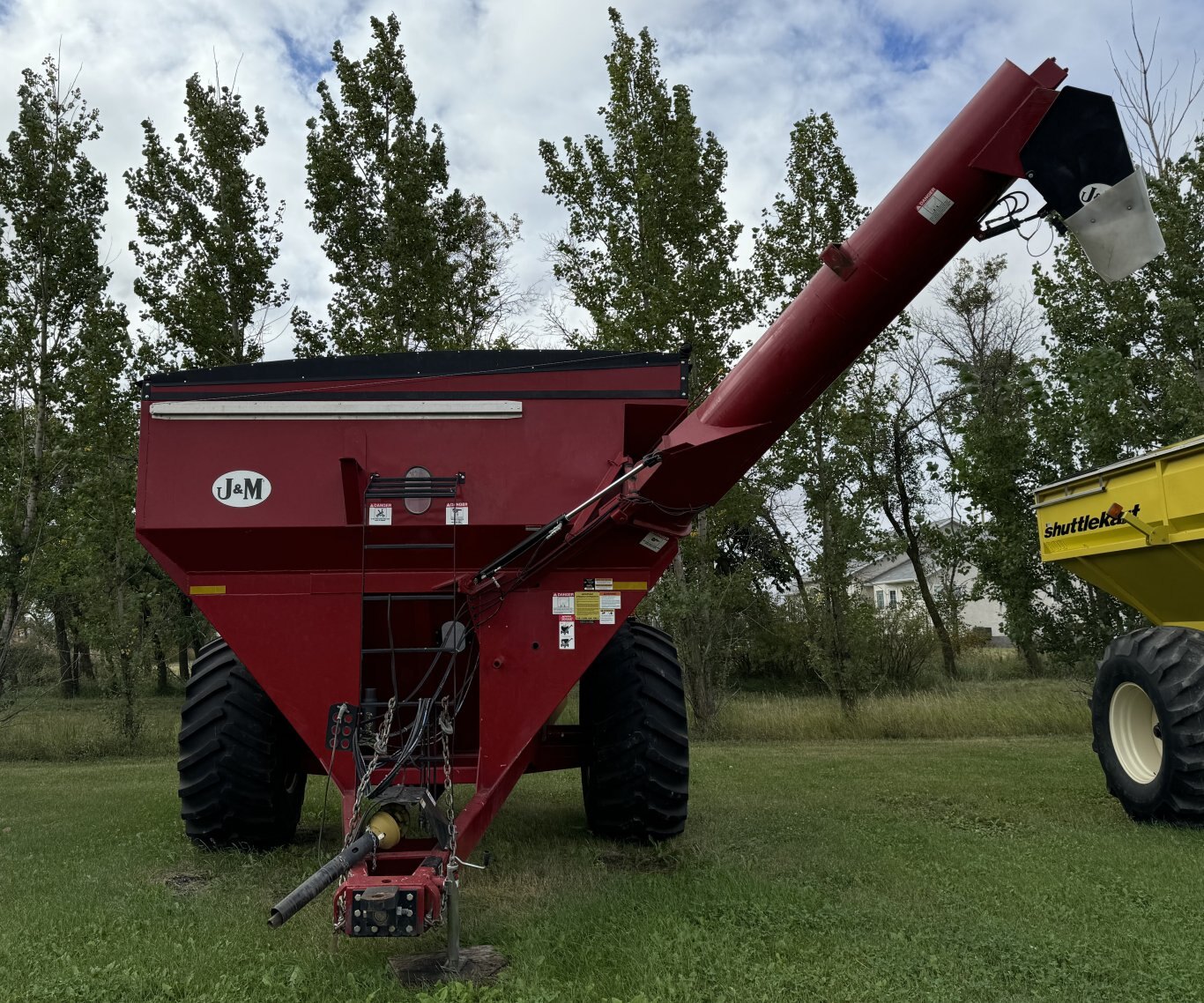 J&M 875 18 Grain Cart