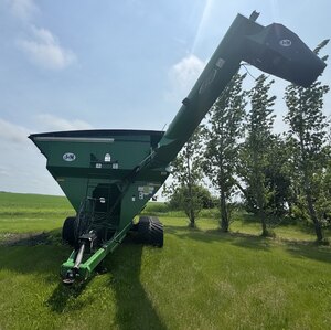 J&M 1501 22T Grain Cart w ST2 Tracks
