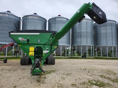 J&M 2032-22T WIDETOP Grain Cart c/w Stabilizer Suspension Tracks