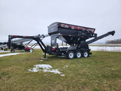 J&M LC 390 Gooseneck Hitch Bulk Seed Tender