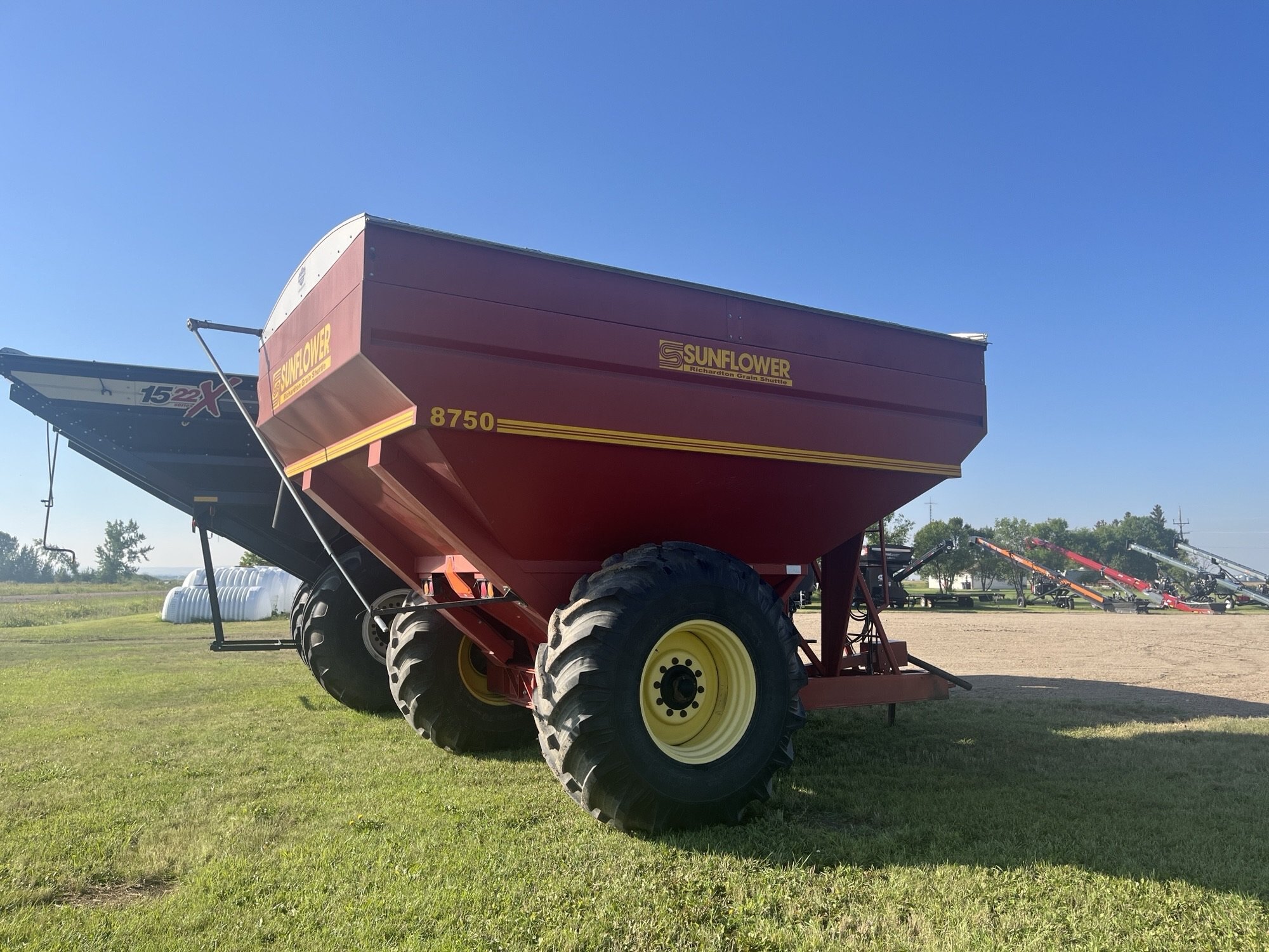 Sunflower 8750 Grain Cart