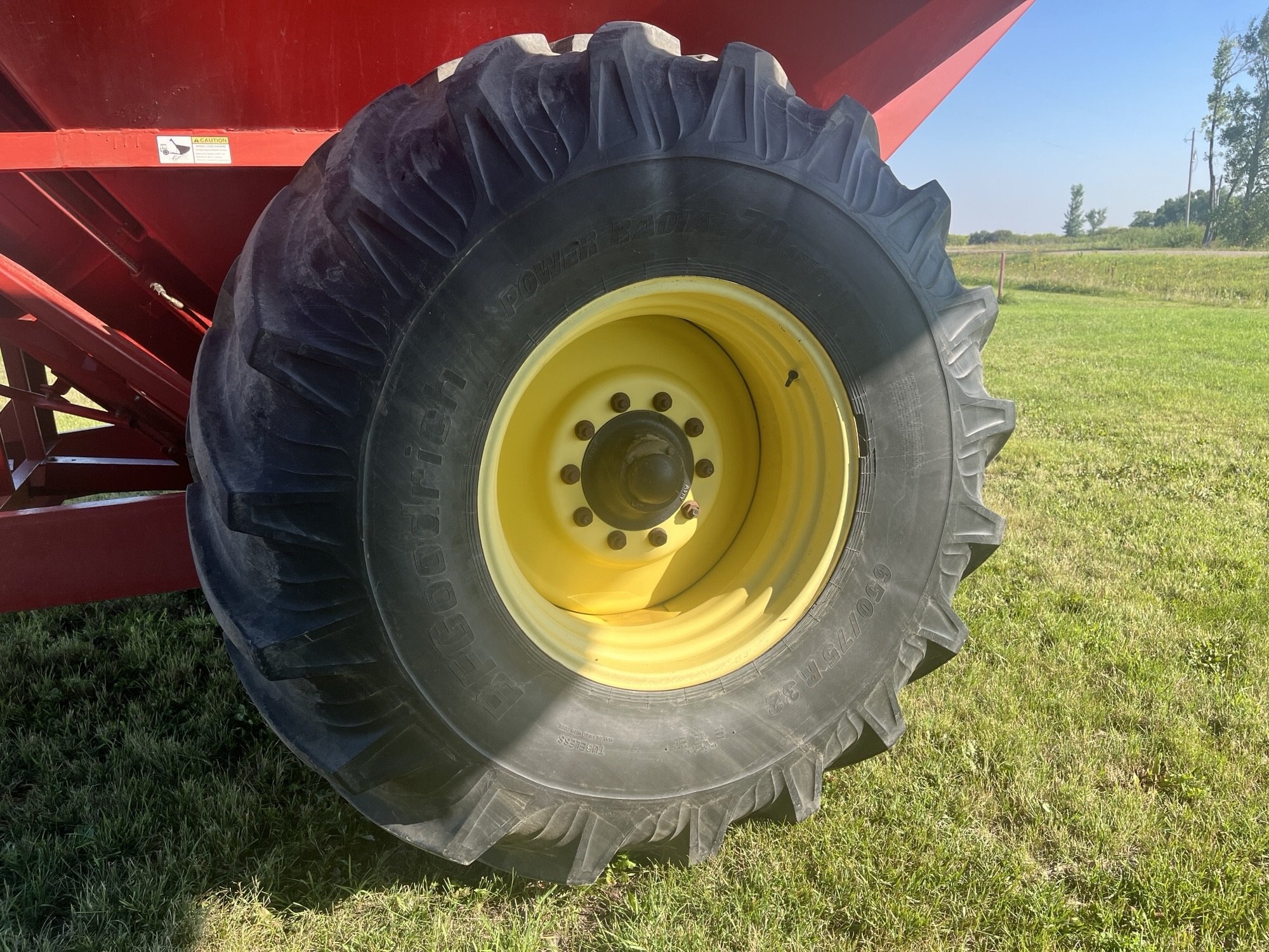 Sunflower 8750 Grain Cart