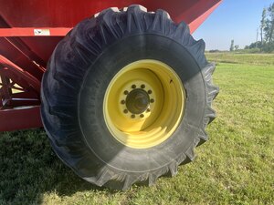 Sunflower 8750 Grain Cart