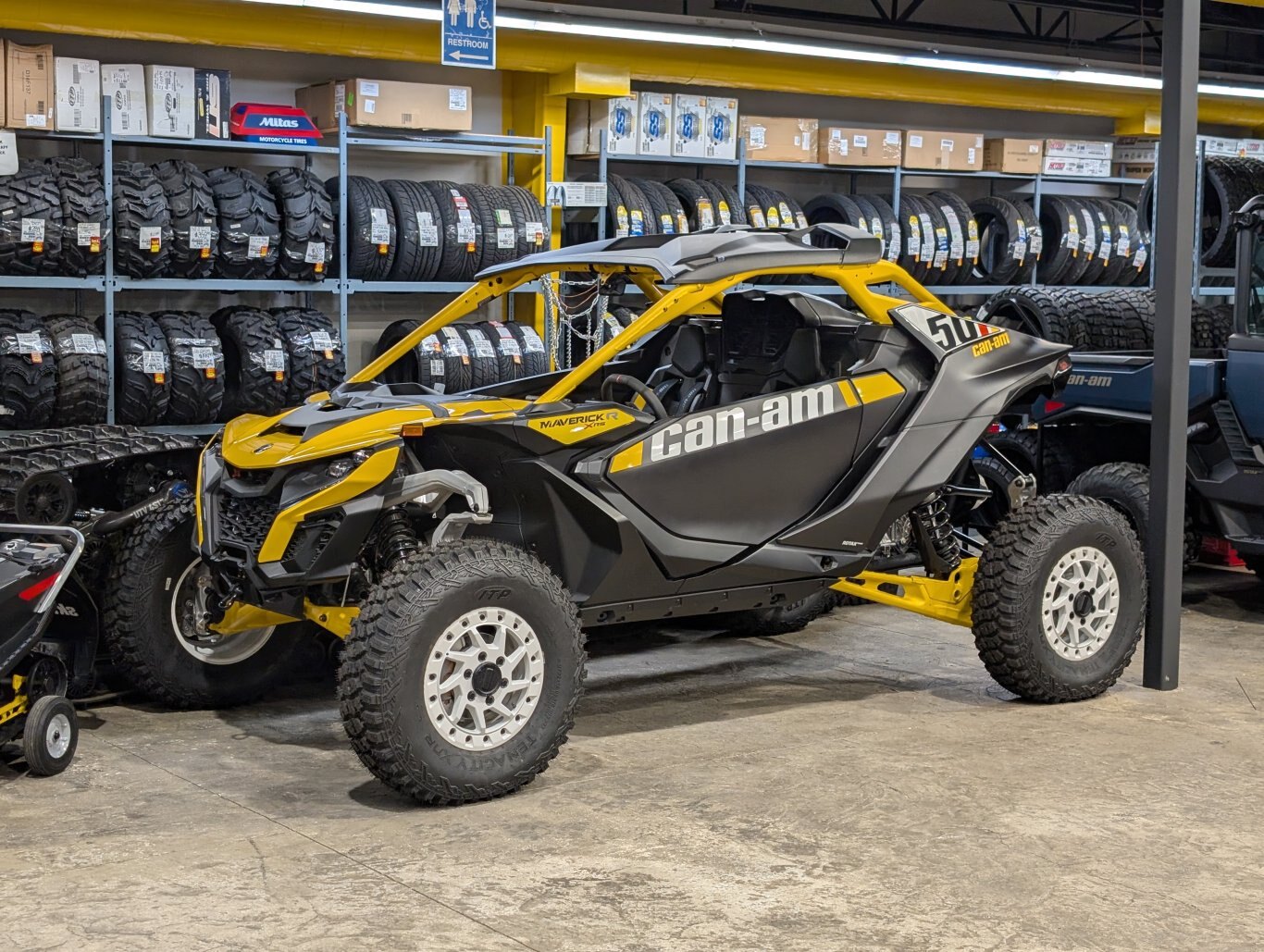2024 Can Am MAVERICK R X RS WITH SMART SHOX