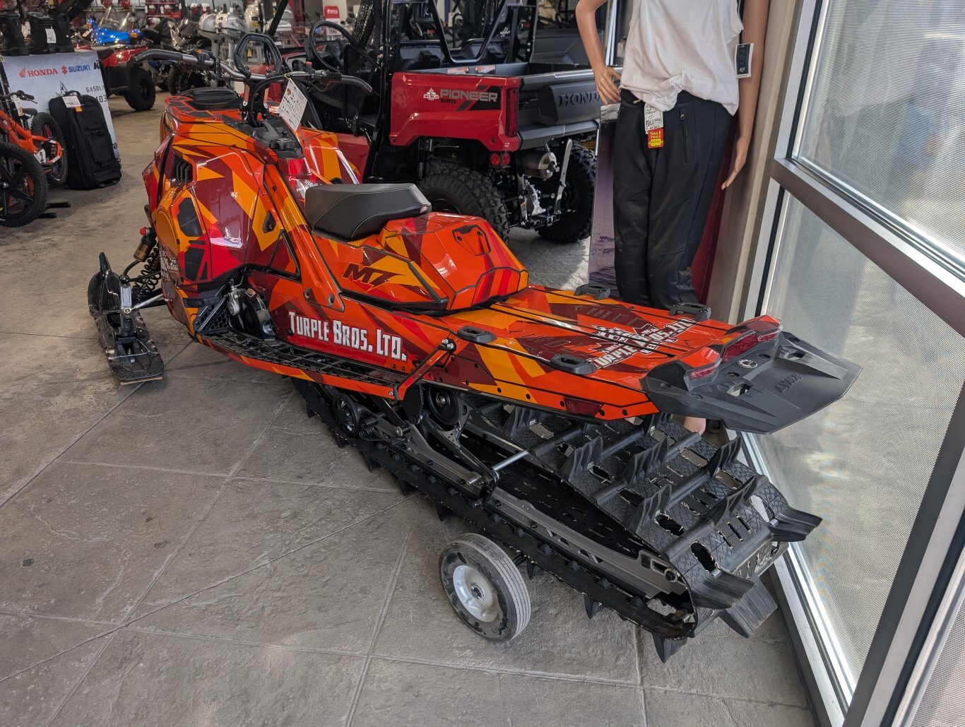 2025 Lynx SHREDDER RE 3900 850 E TEC Turbo R