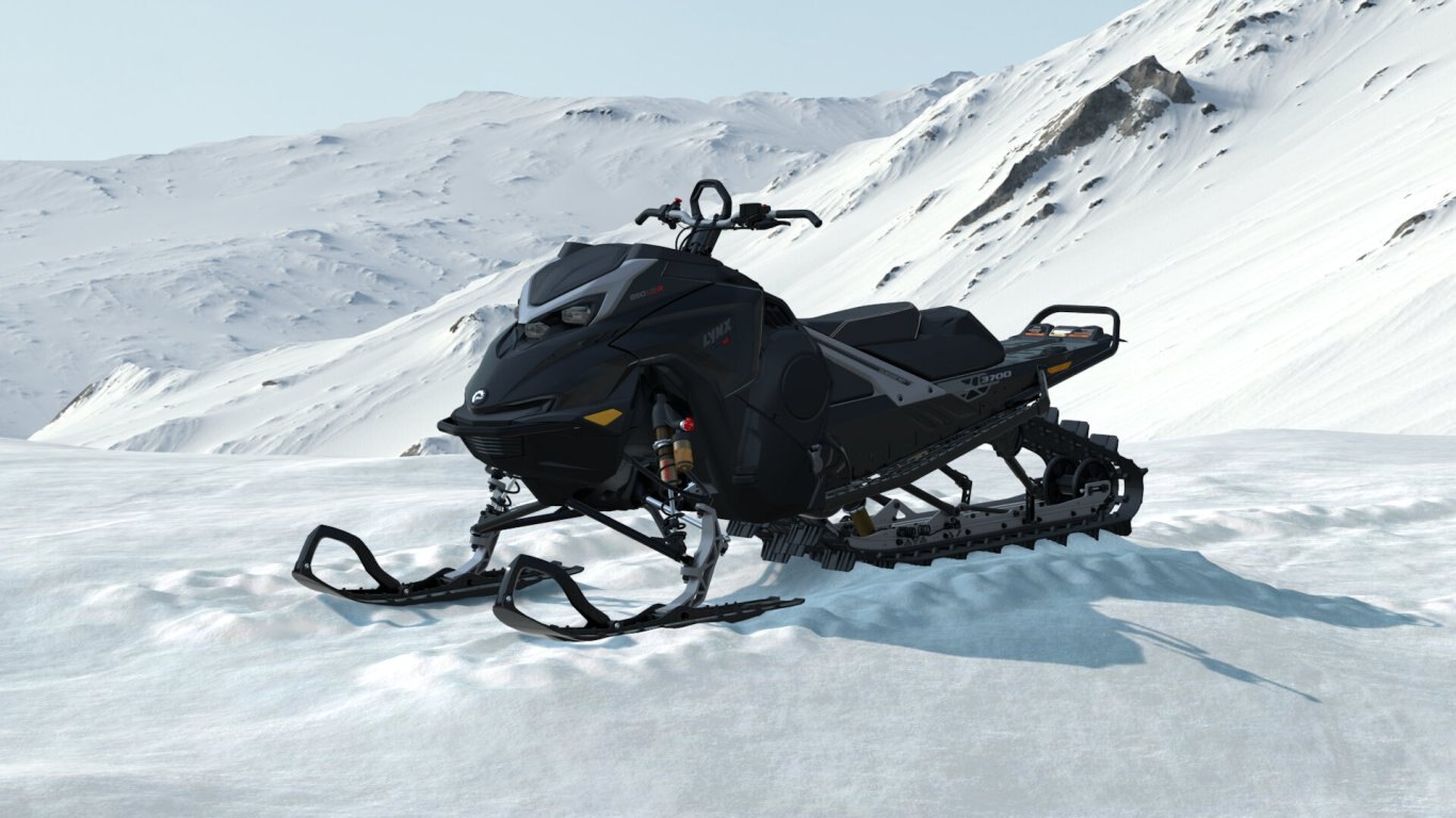 2026 Lynx SHREDDER RE Rotax® 850 E TEC Turbo R Platinum Silver Satin / Black