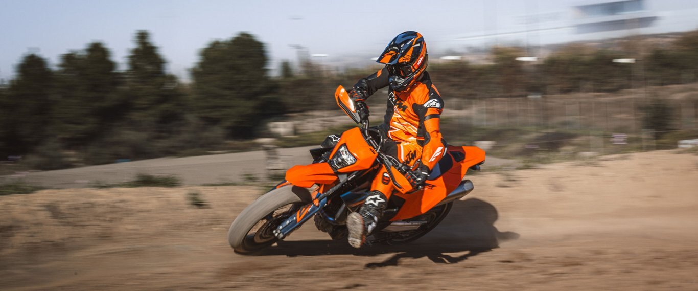 2026 KTM 690 SMC R