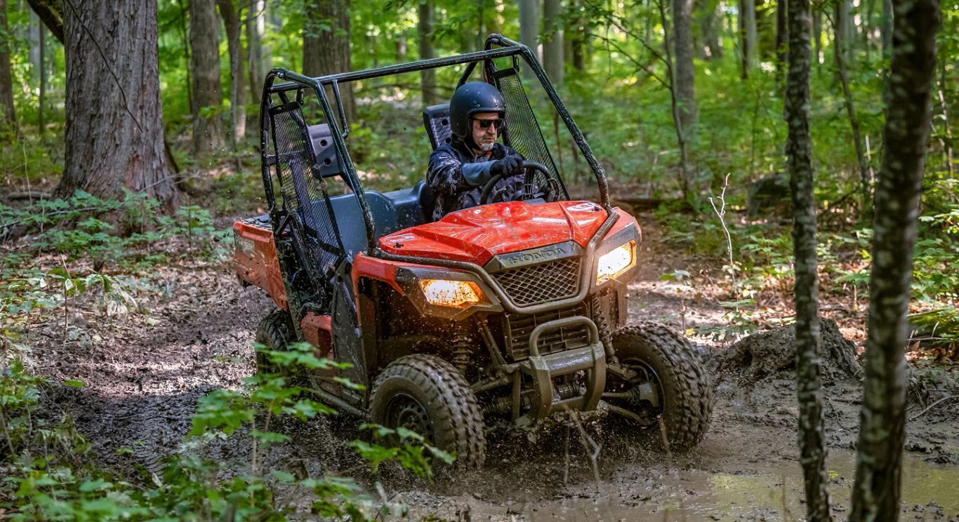 2026 Honda Pioneer 520 Standard Noir Vert Forêt