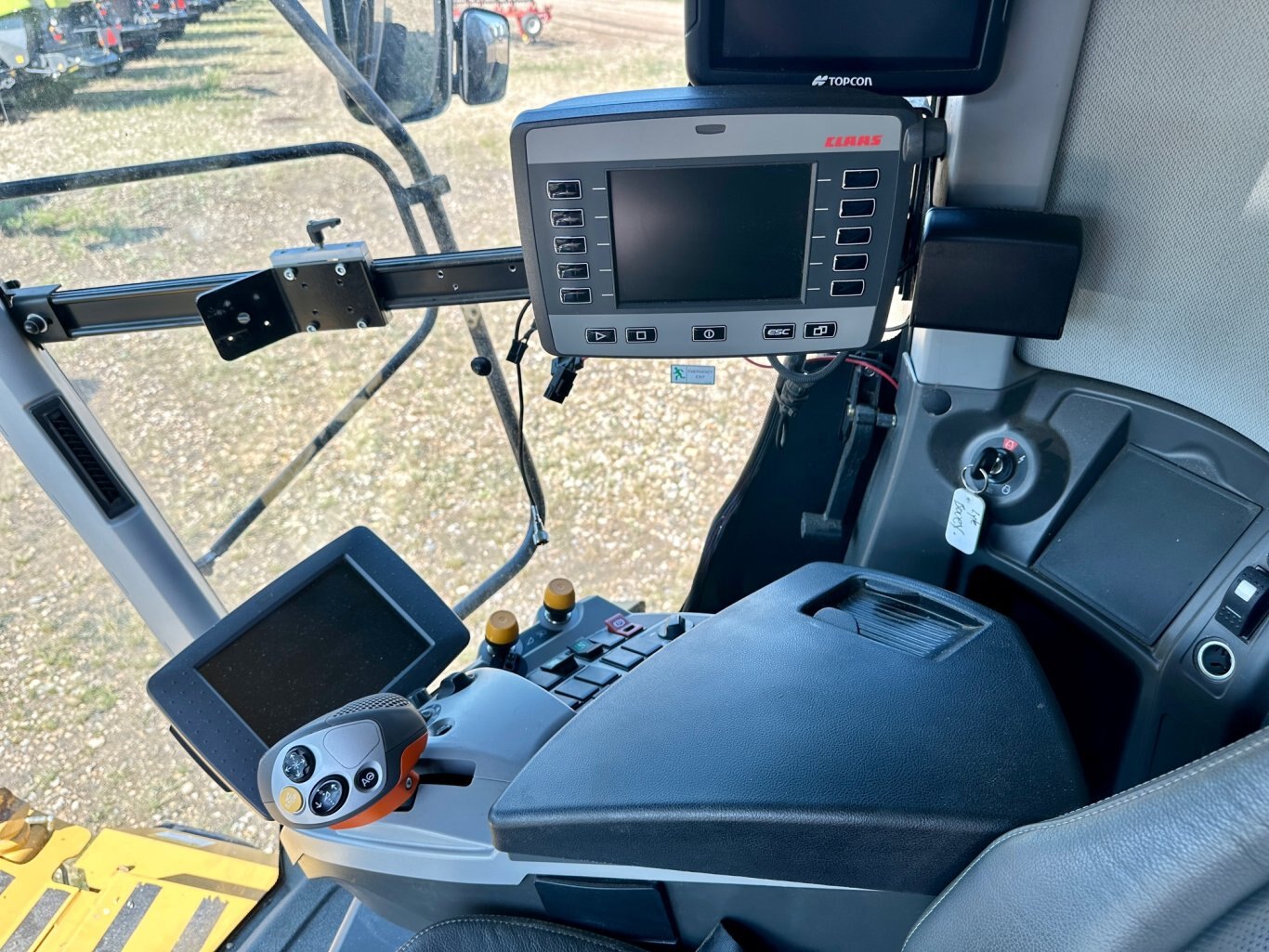 1385 Hrs, 2015 CLAAS LEXION 760