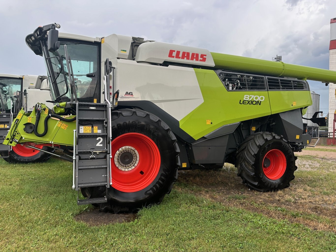 354 Hrs, 2022 CLAAS LEXION 8700