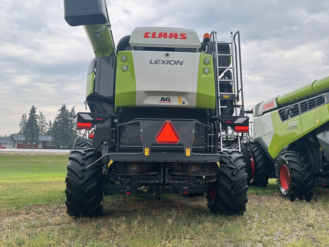 354 Hrs, 2022 CLAAS LEXION 8700