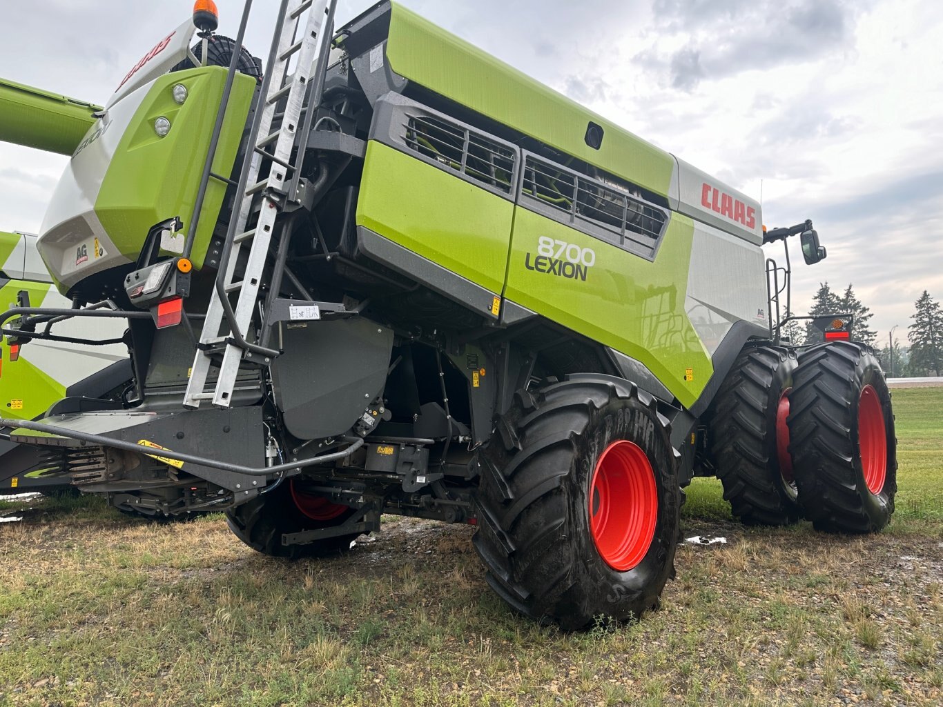 354 Hrs, 2022 CLAAS LEXION 8700