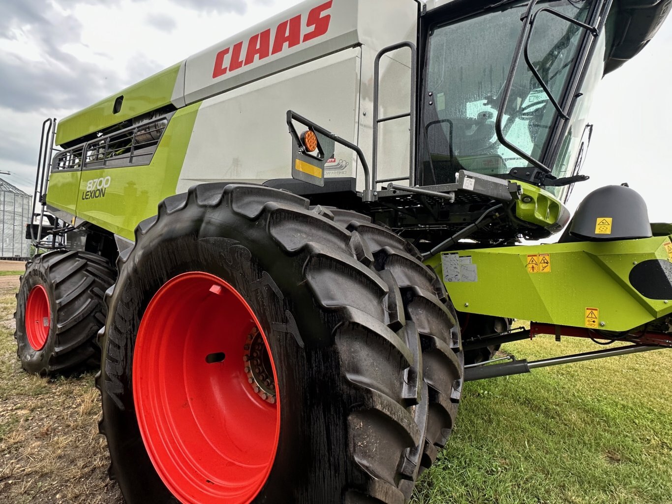 354 Hrs, 2022 CLAAS LEXION 8700