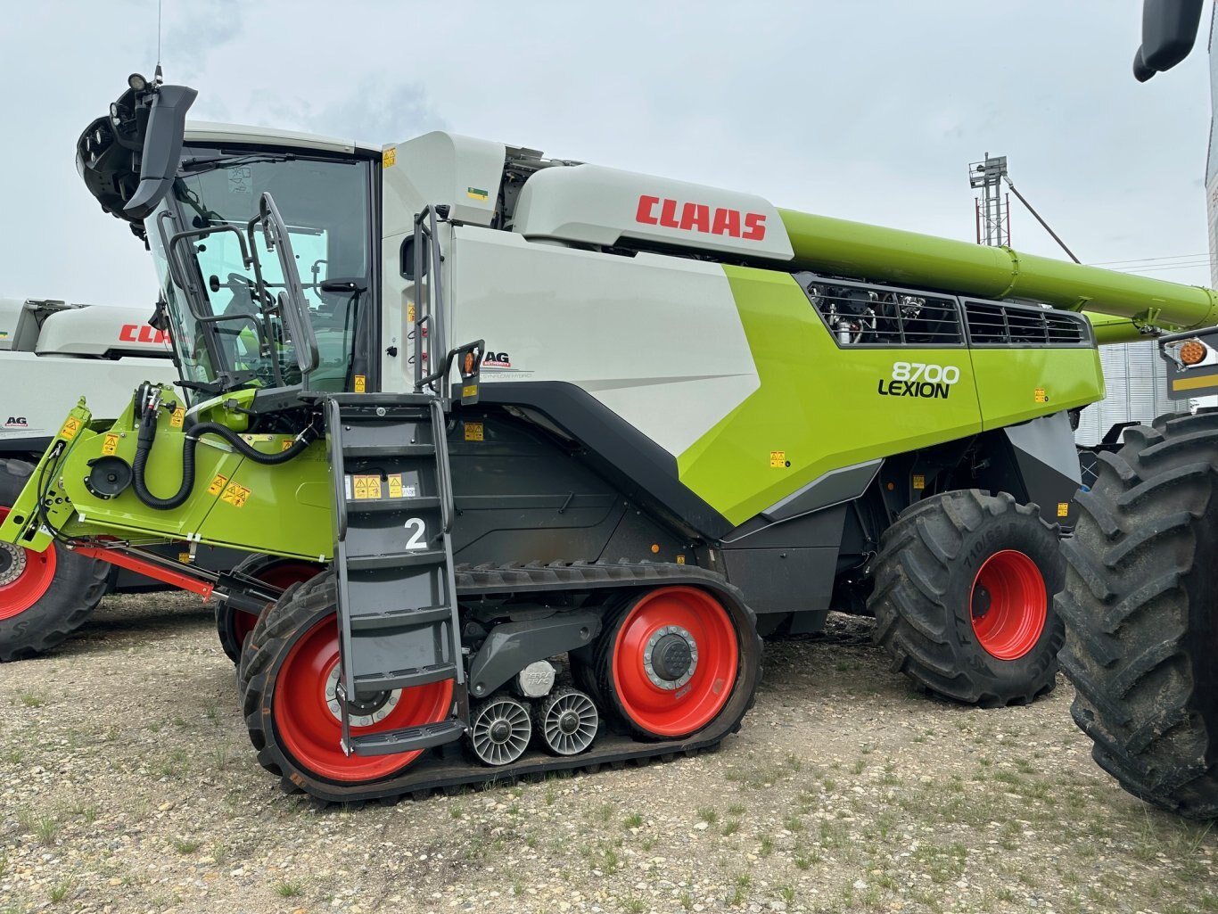 250 Hrs, 2023 CLAAS LEXION 8700TT