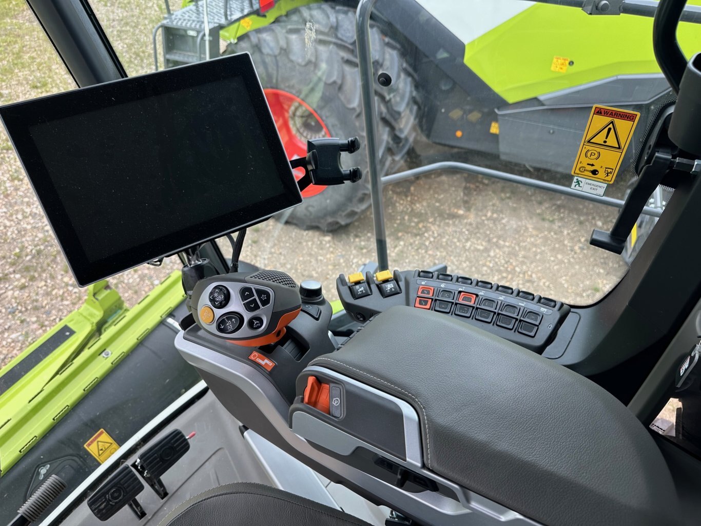 250 Hrs, 2023 CLAAS LEXION 8700TT