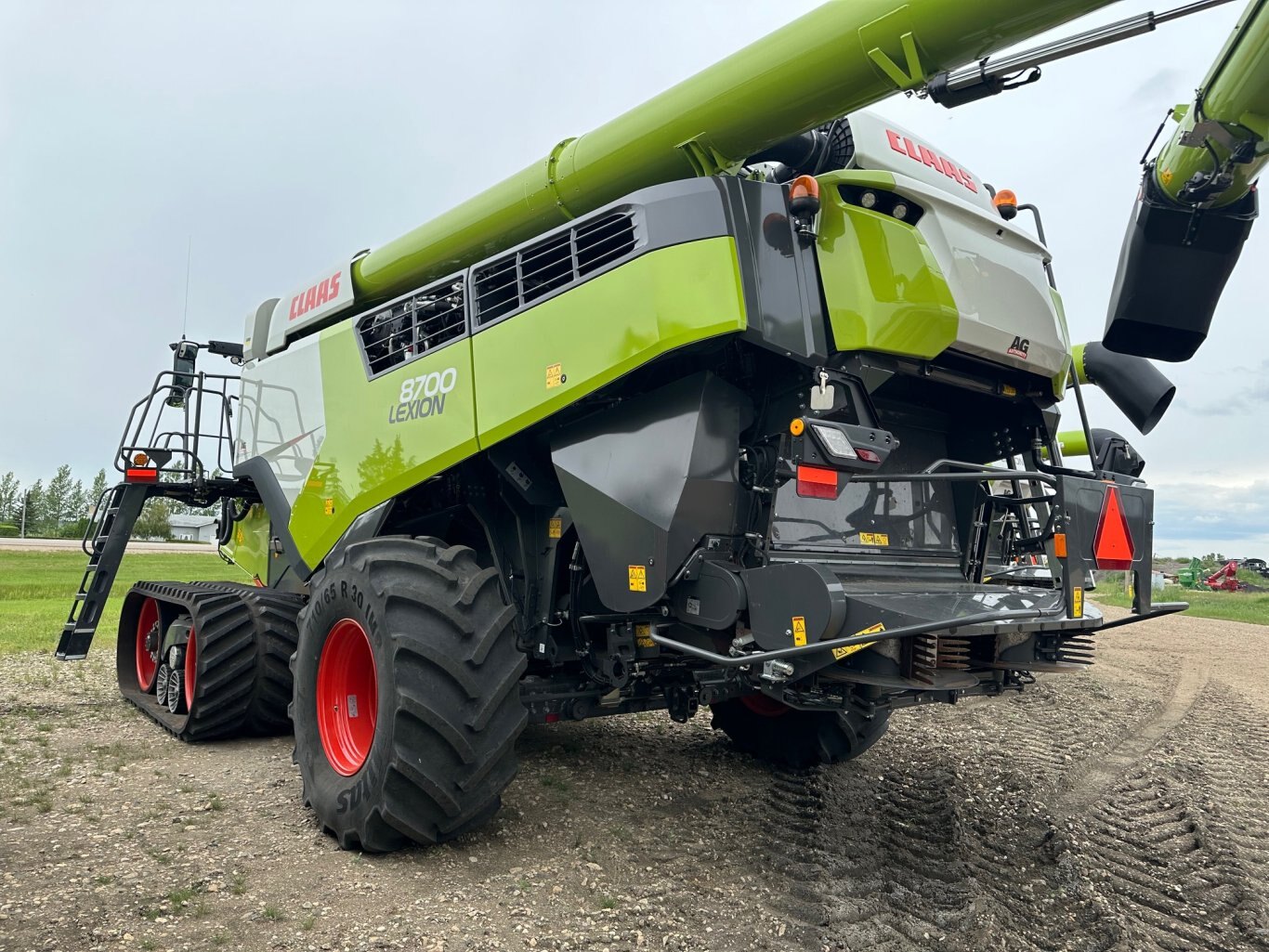 250 Hrs, 2023 CLAAS LEXION 8700TT