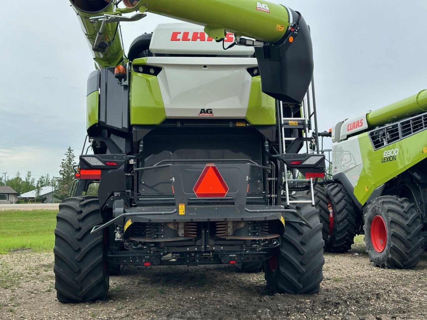 250 Hrs, 2023 CLAAS LEXION 8700TT