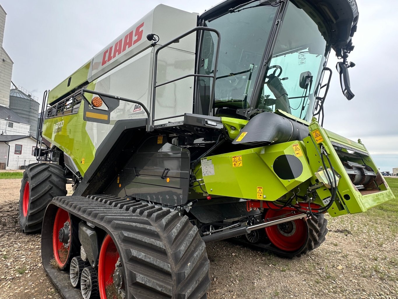 250 Hrs, 2023 CLAAS LEXION 8700TT