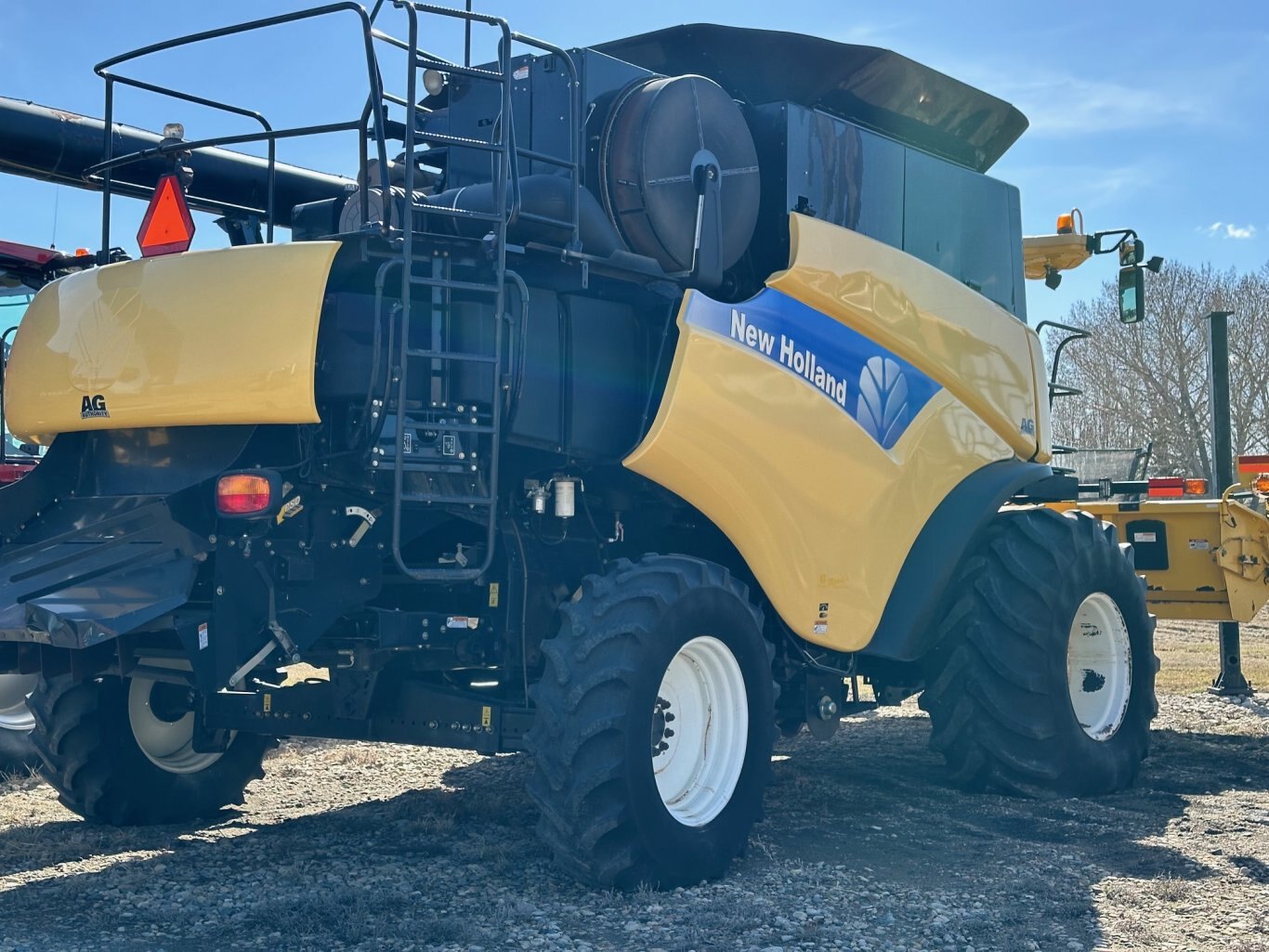 2300 Hrs, 2007 New Holland CR9060