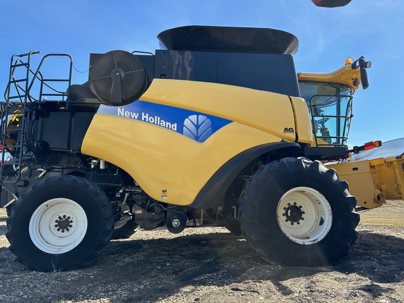 2300 Hrs, 2007 New Holland CR9060