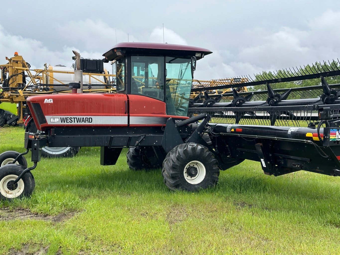 2004 Westward (MacDon) 9250, 2417 Hrs