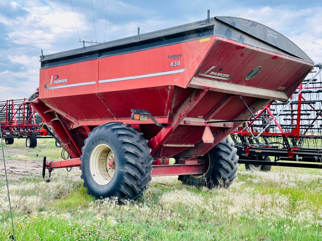 2005 Parker 838, 850 Bushel