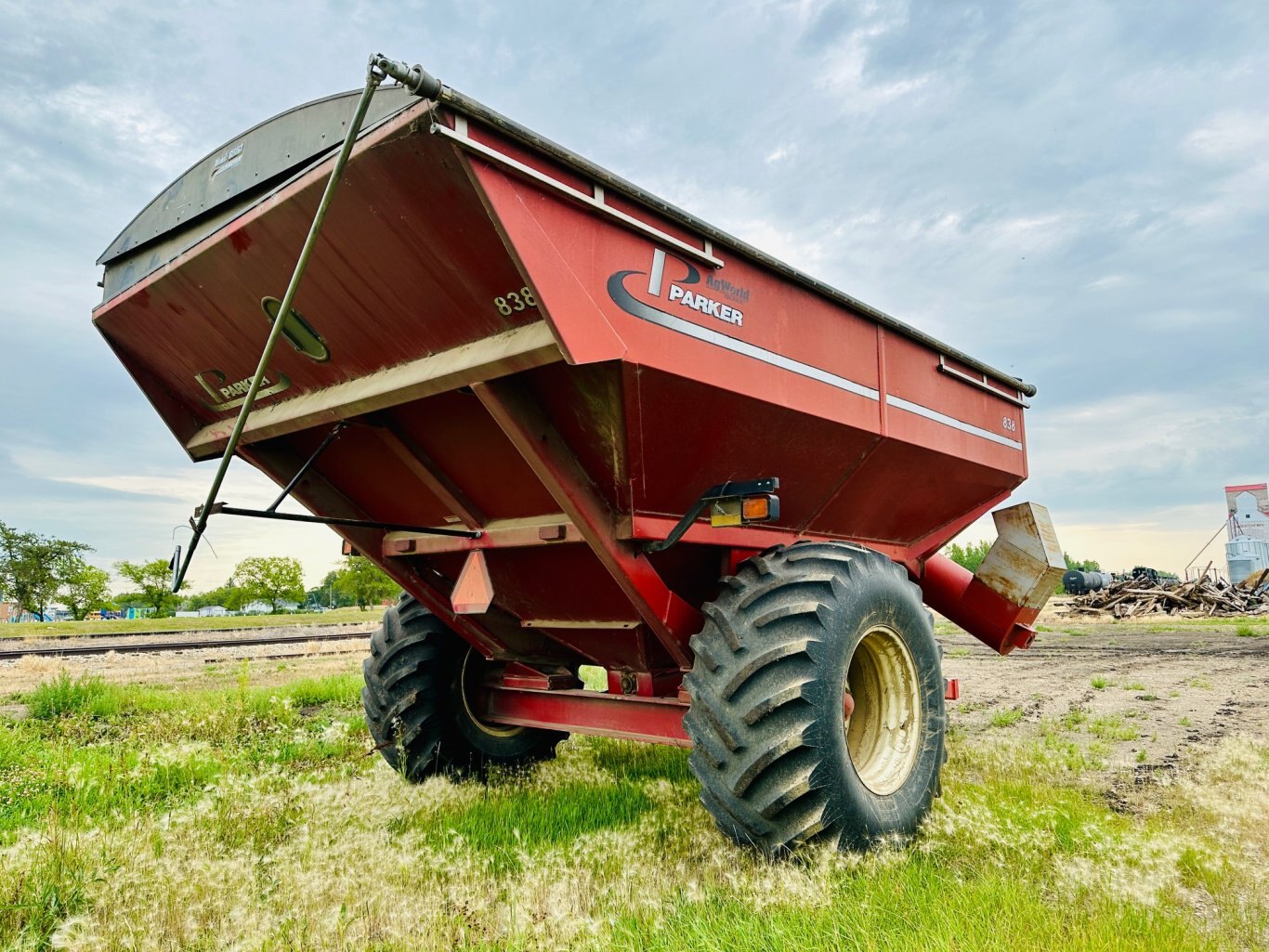 2005 Parker 838, 850 Bushel