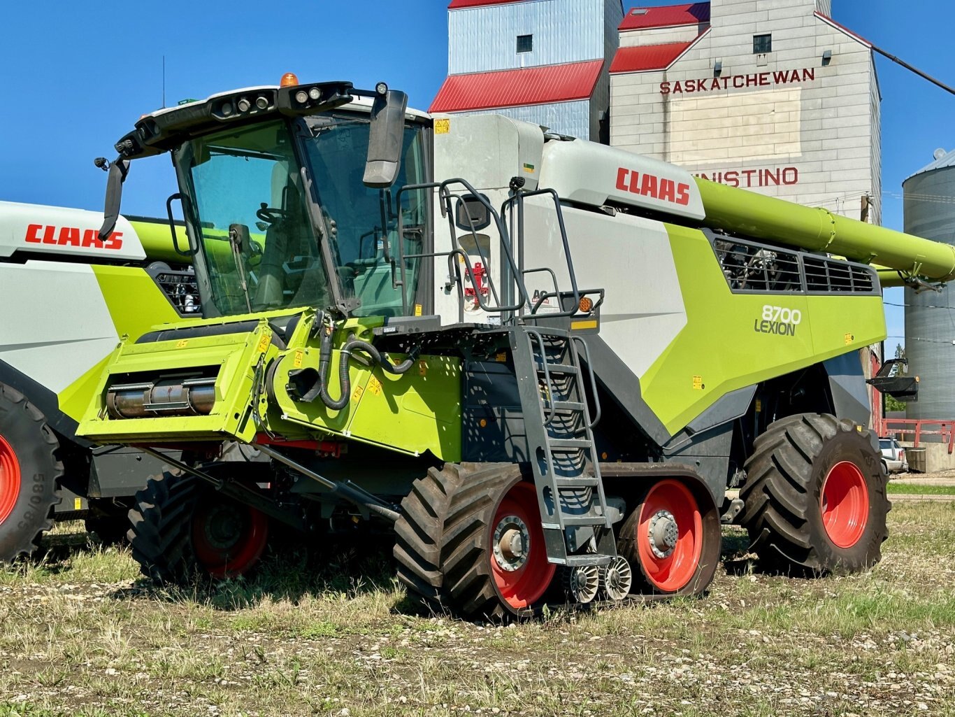 165 Hrs, 2023 CLAAS LEXION 8700TT