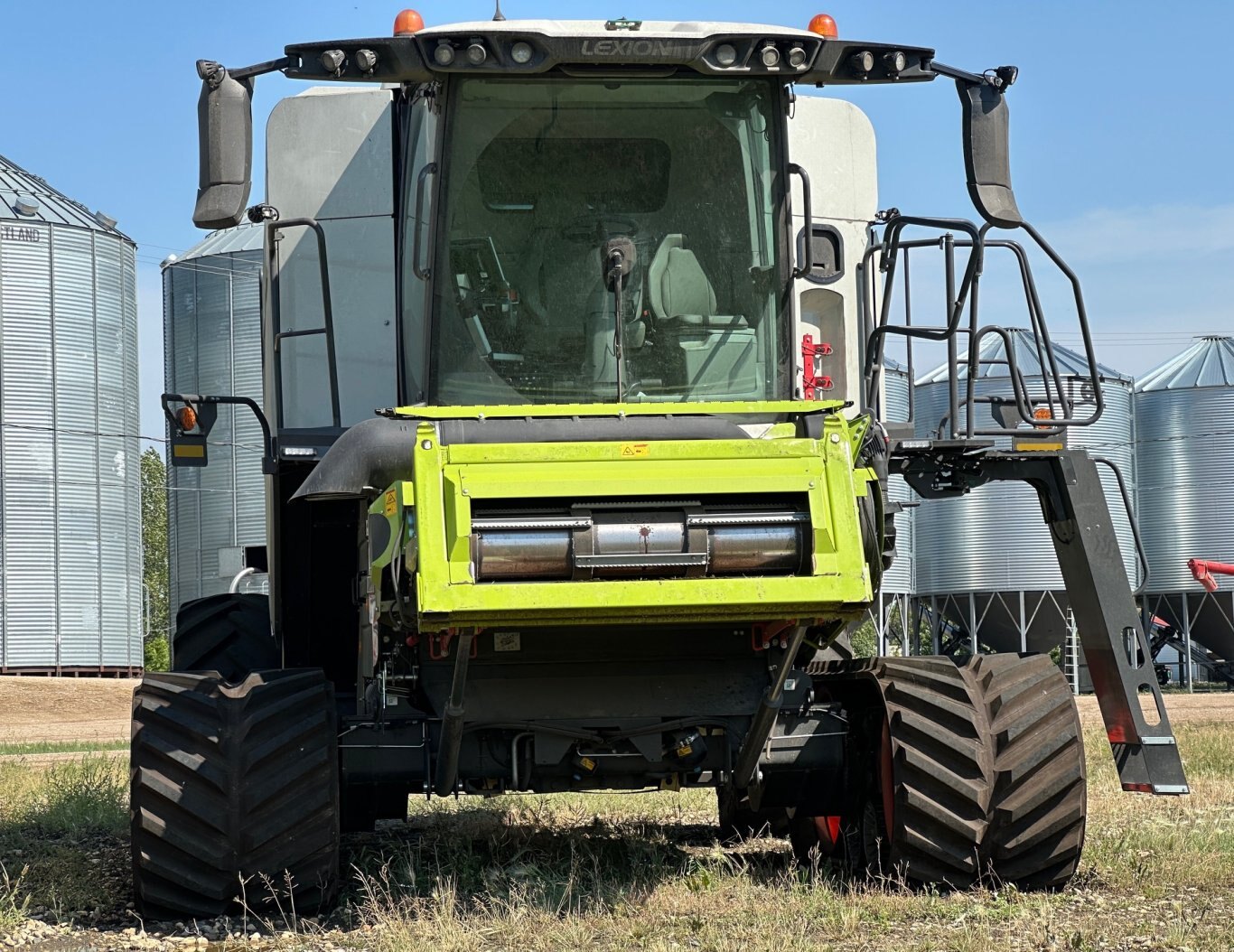 165 Hrs, 2023 CLAAS LEXION 8700TT