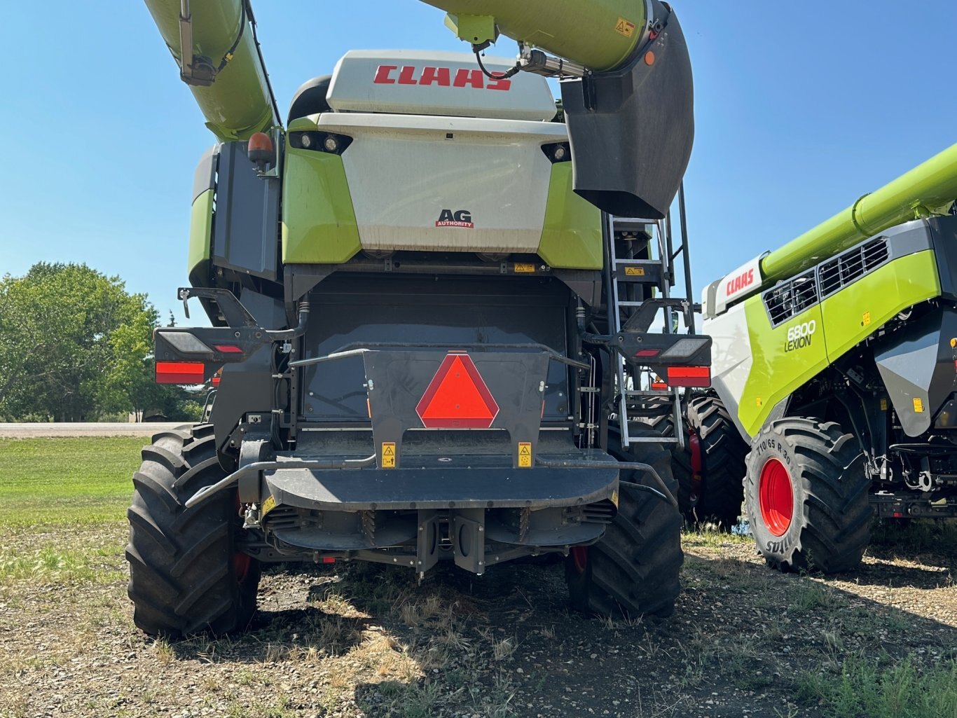 165 Hrs, 2023 CLAAS LEXION 8700TT