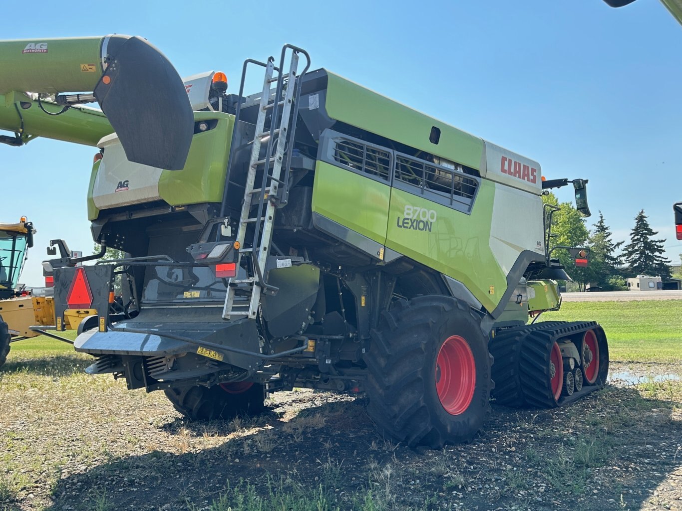 165 Hrs, 2023 CLAAS LEXION 8700TT