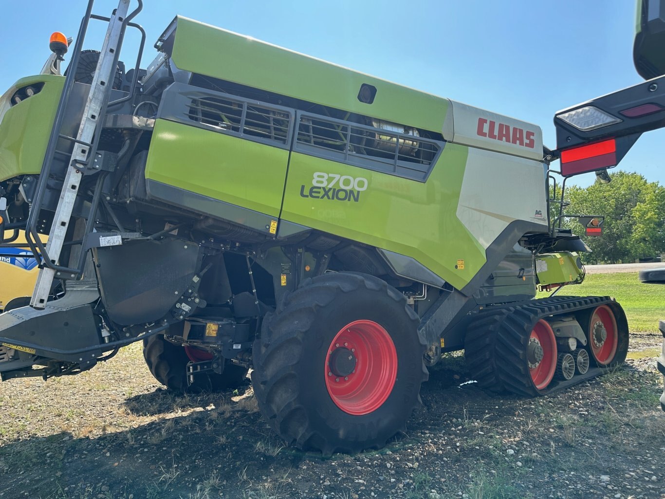 165 Hrs, 2023 CLAAS LEXION 8700TT