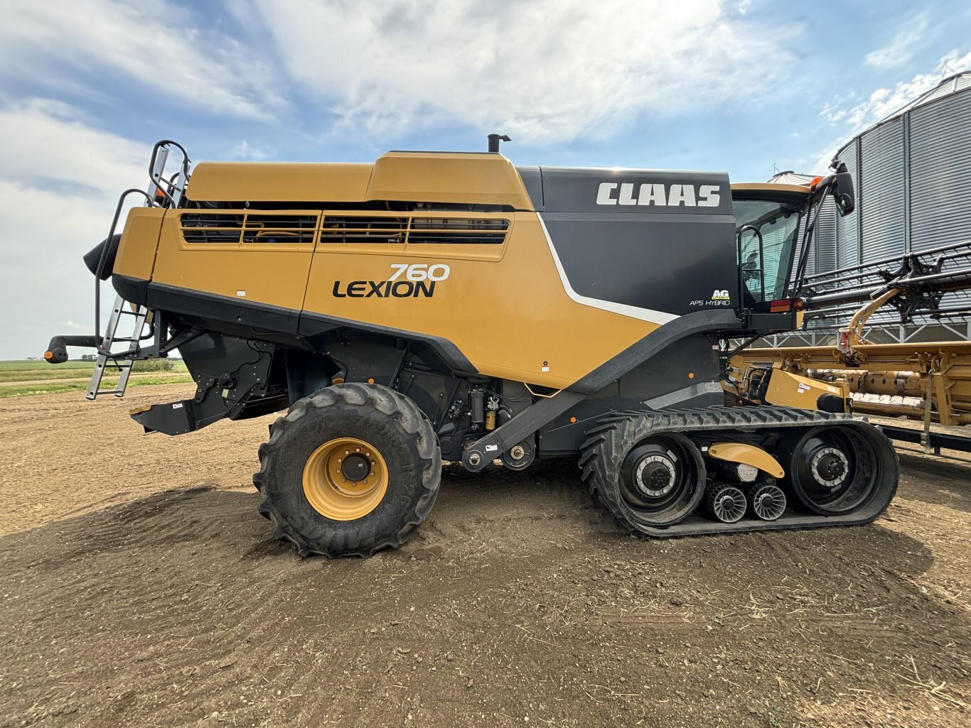 2015 CLAAS LEXION 760TT, 1282 Hrs