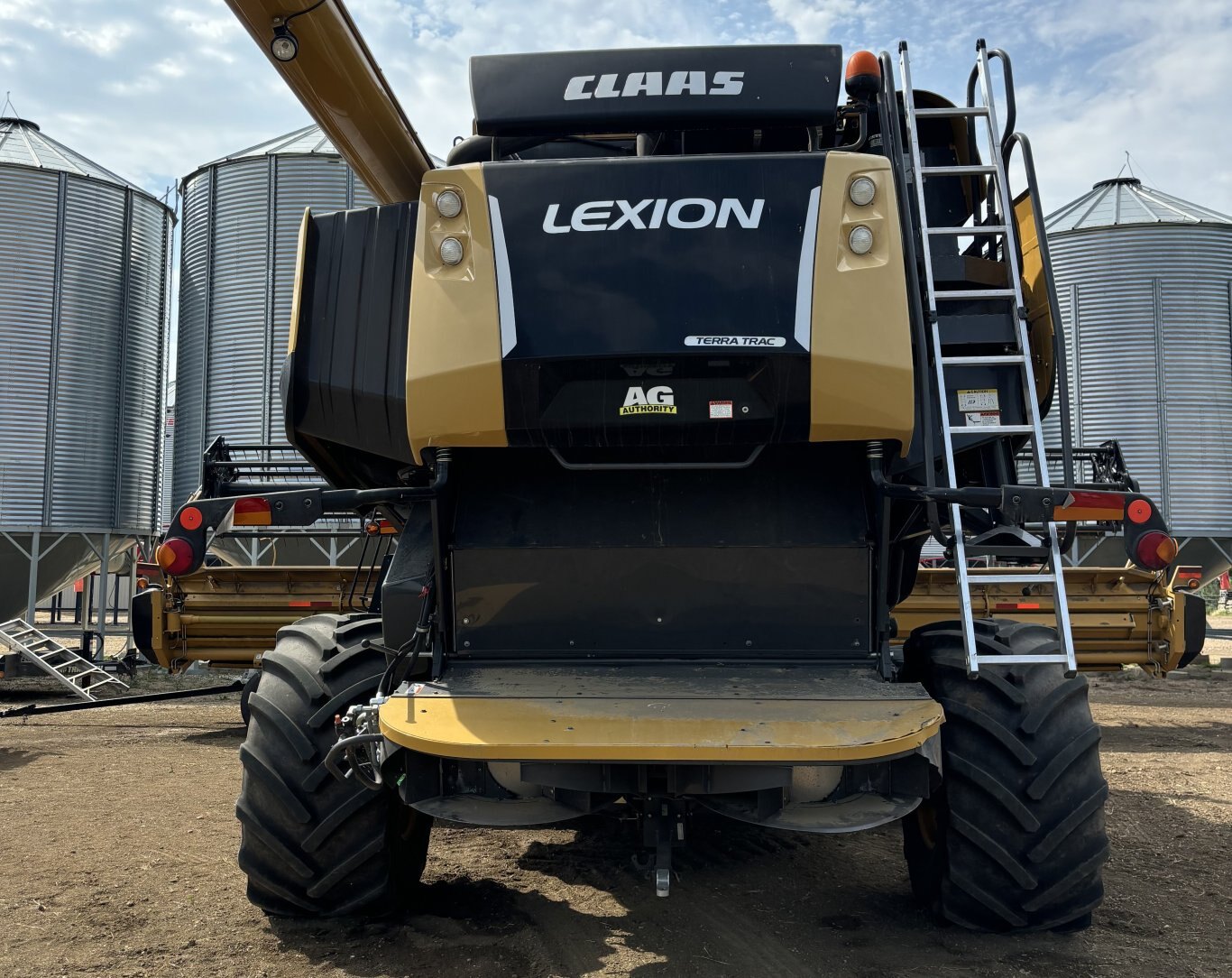 2015 CLAAS LEXION 760TT, 1282 Hrs