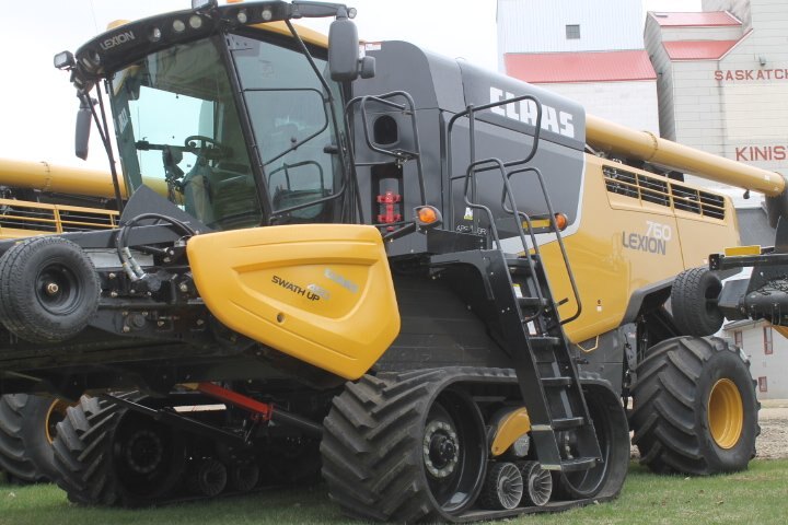 2015 CLAAS LEXION 760TT, 1282 Hrs