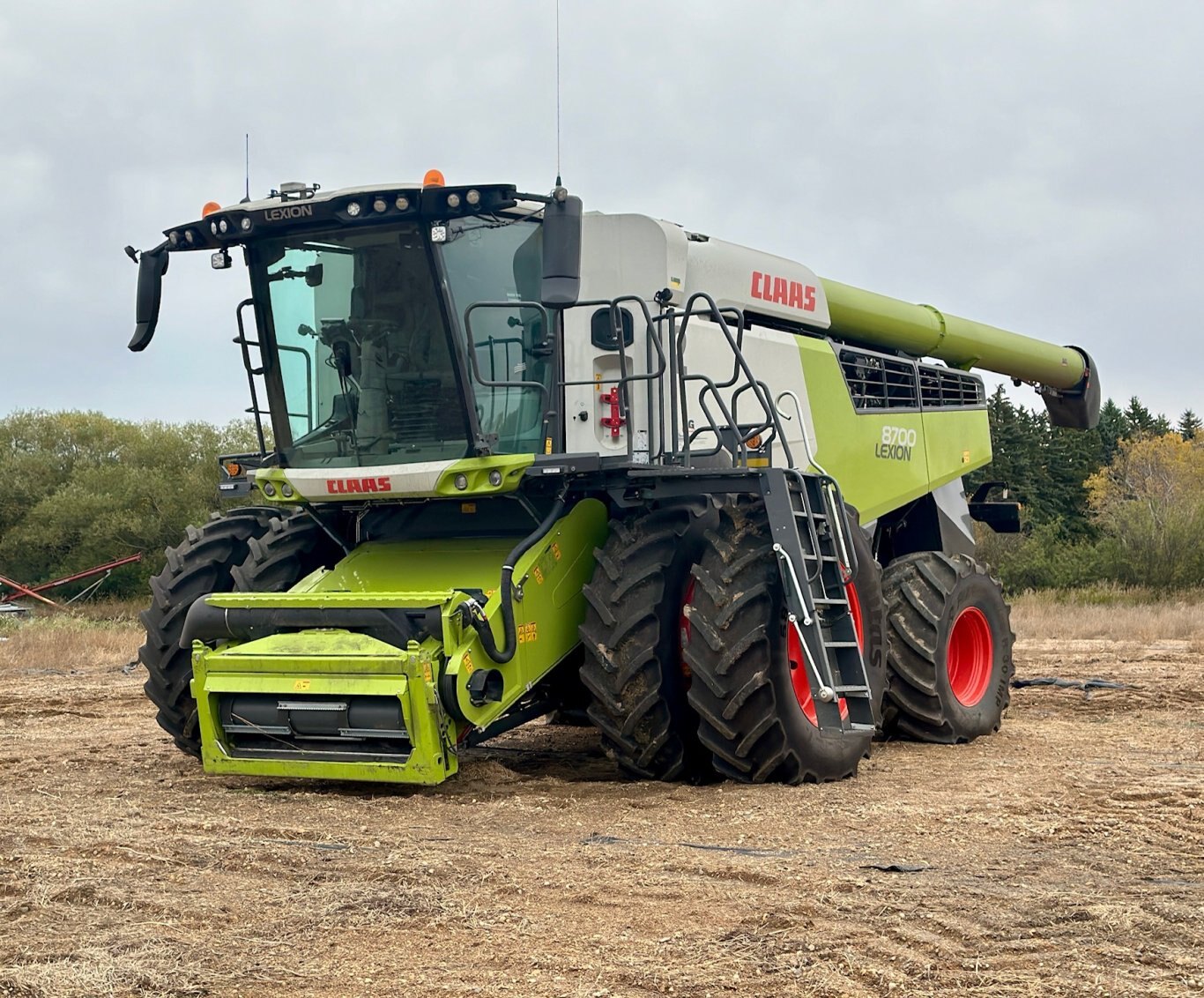 120 Hrs, 2024 CLAAS LEXION 8700