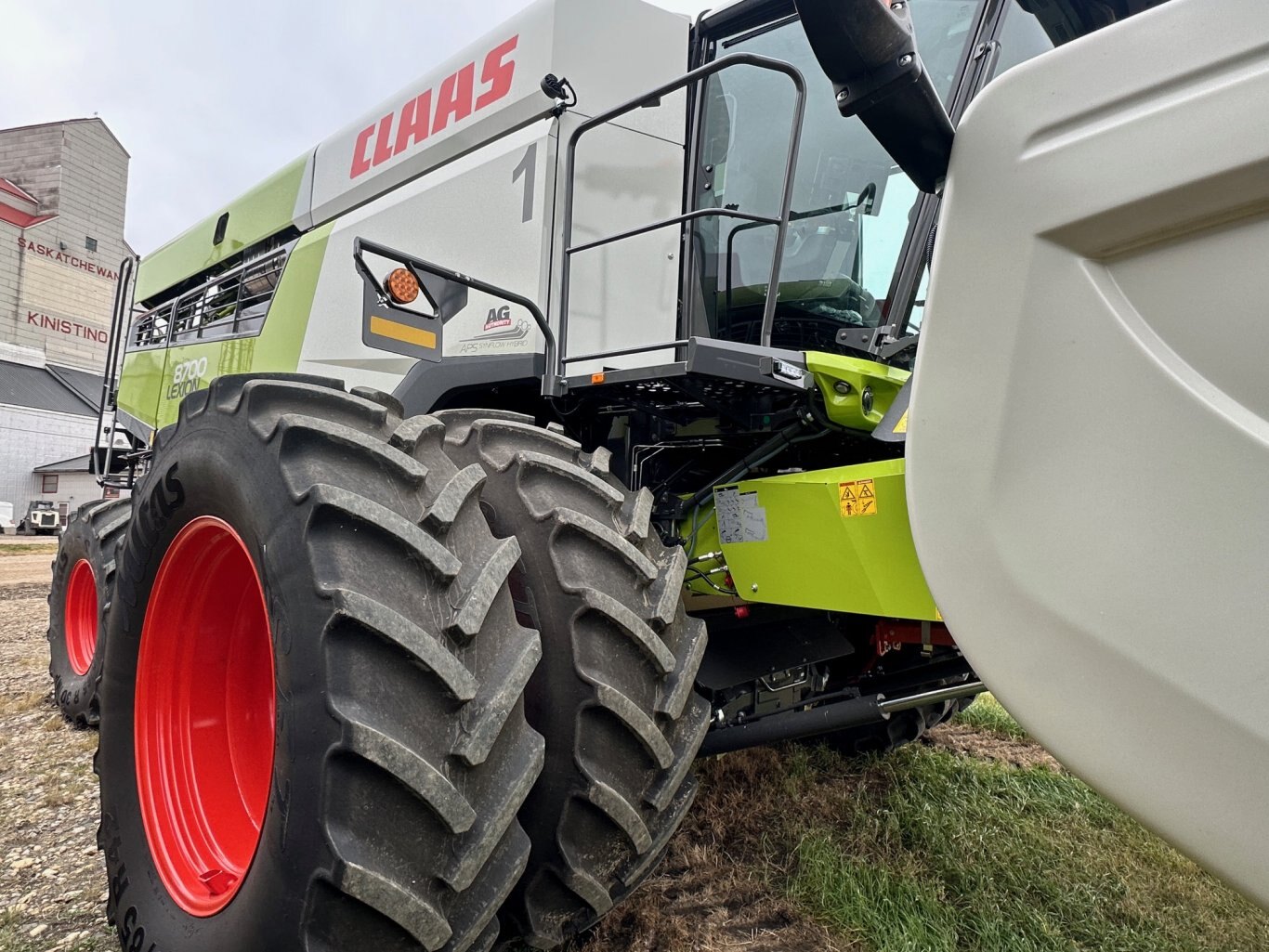 129 Hrs, 2024 CLAAS LEXION 8700