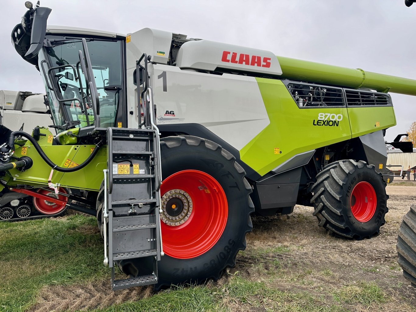 129 Hrs, 2024 CLAAS LEXION 8700