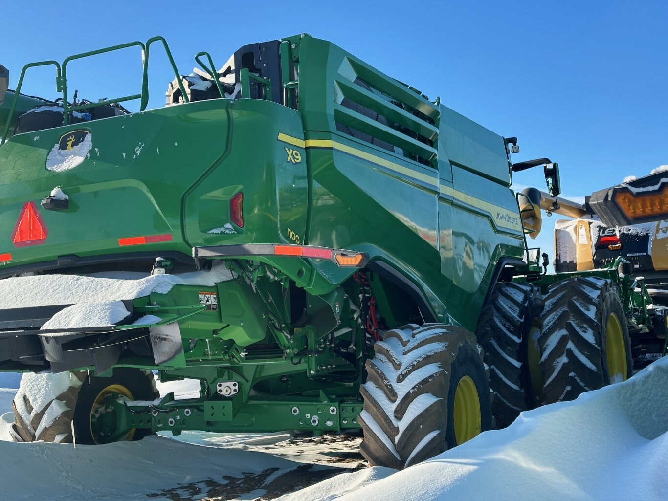 423 Hrs, 2023 John Deere X9 1100