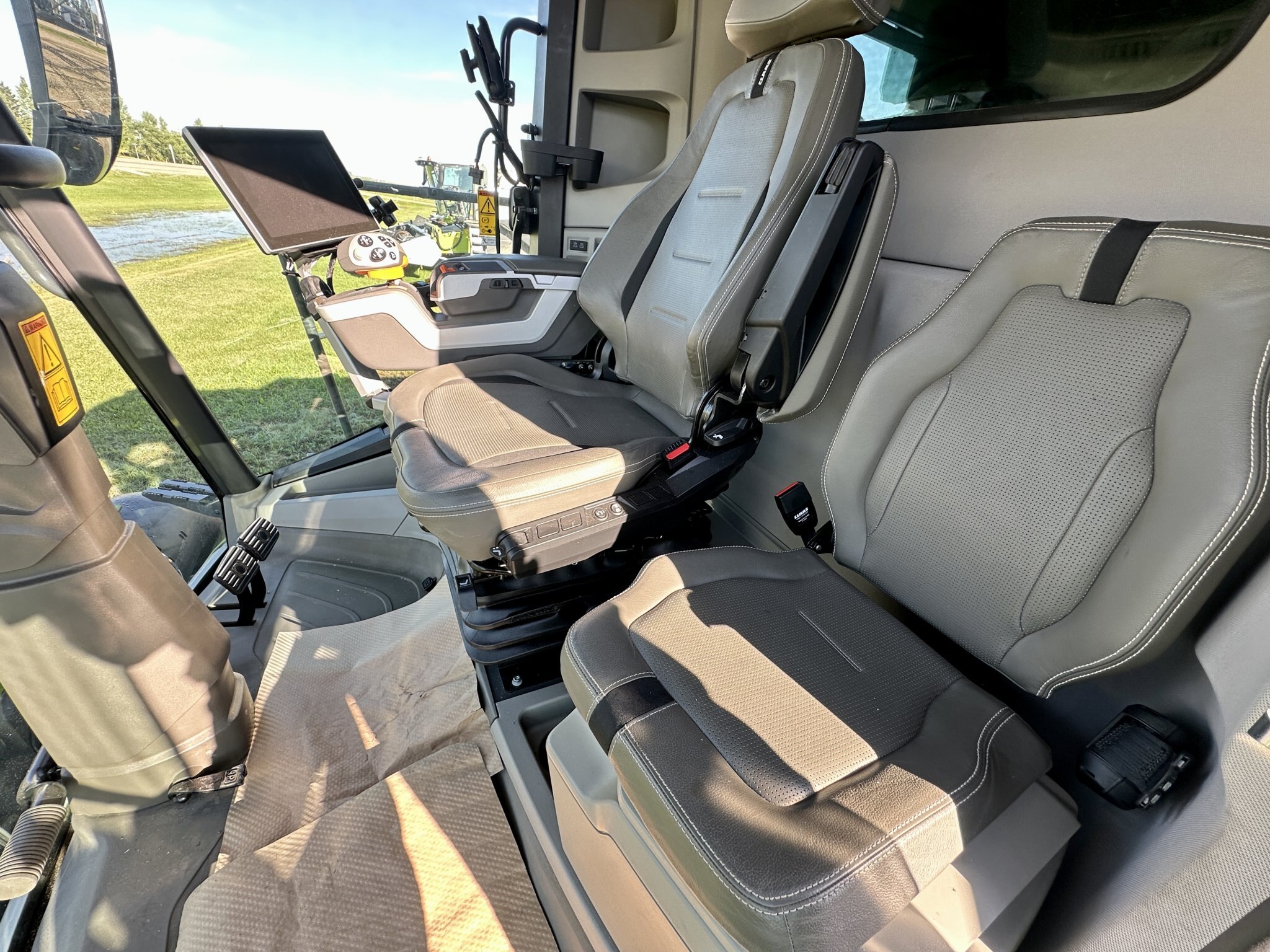 2023 CLAAS LEXION 8800TT, 704 Hours