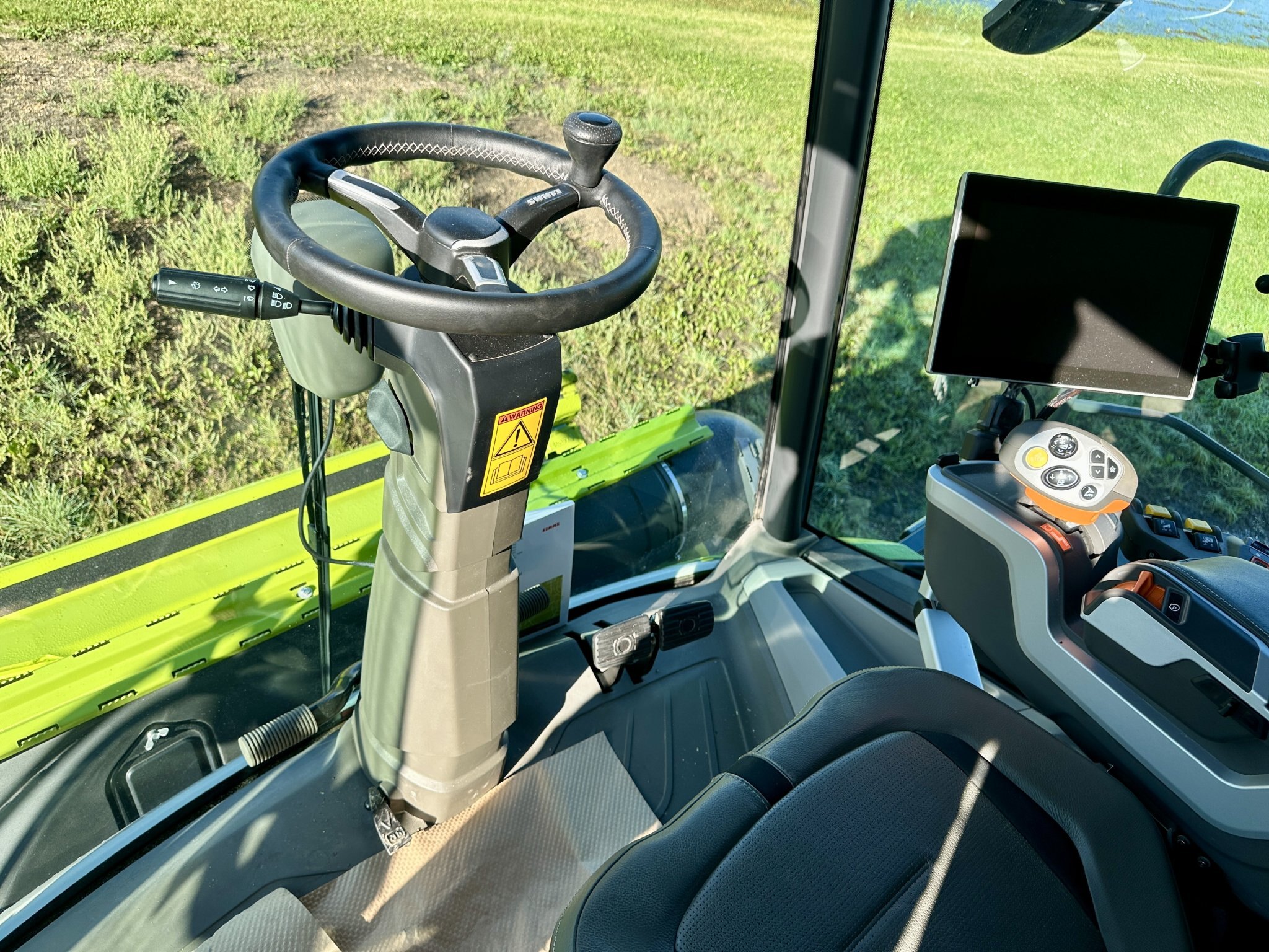 2023 CLAAS LEXION 8800TT, 704 Hours